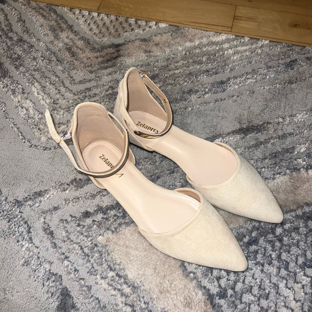Women's Cream Pointed Flats